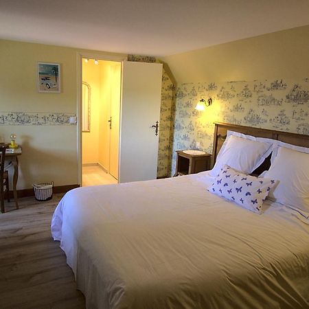Logis Hotel Restaurant Manoir De L'Acherie Sainte-Cécile エクステリア 写真