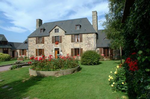 Logis Hotel Restaurant Manoir De L'Acherie Sainte-Cécile エクステリア 写真