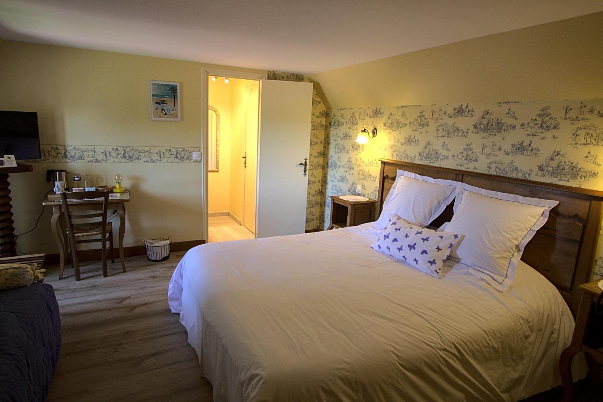 Logis Hotel Restaurant Manoir De L'Acherie Sainte-Cécile エクステリア 写真