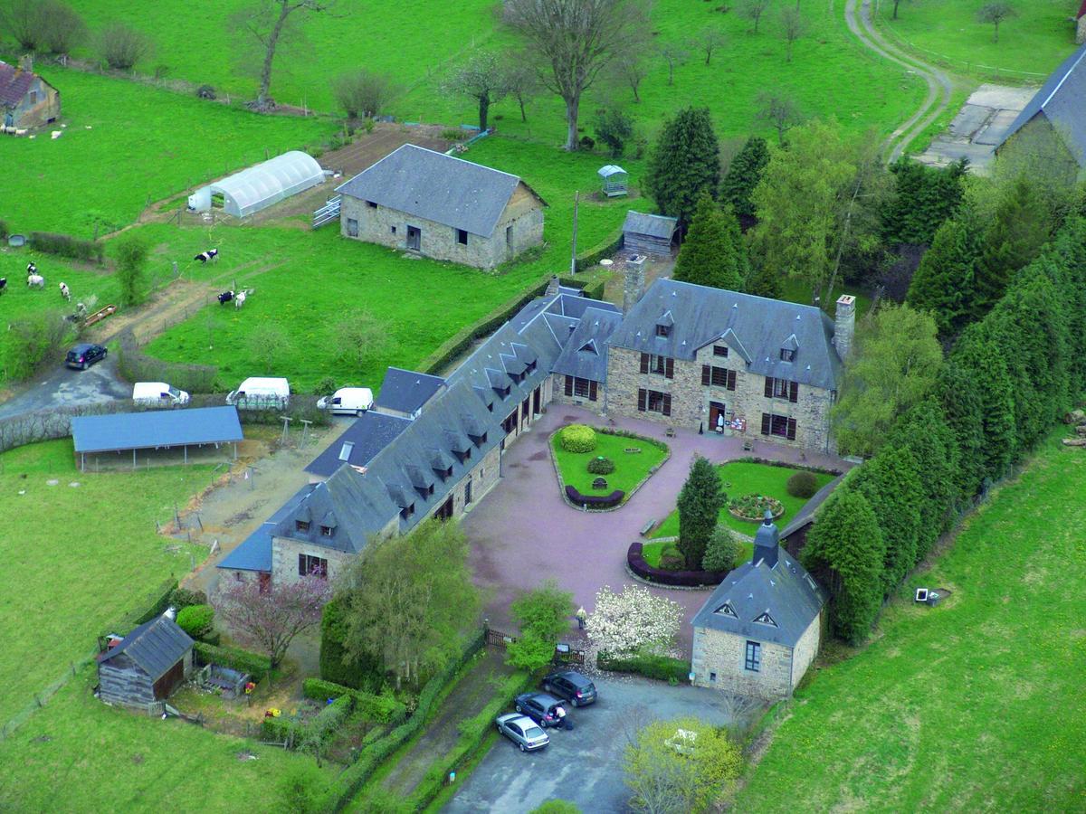 Logis Hotel Restaurant Manoir De L'Acherie Sainte-Cécile エクステリア 写真