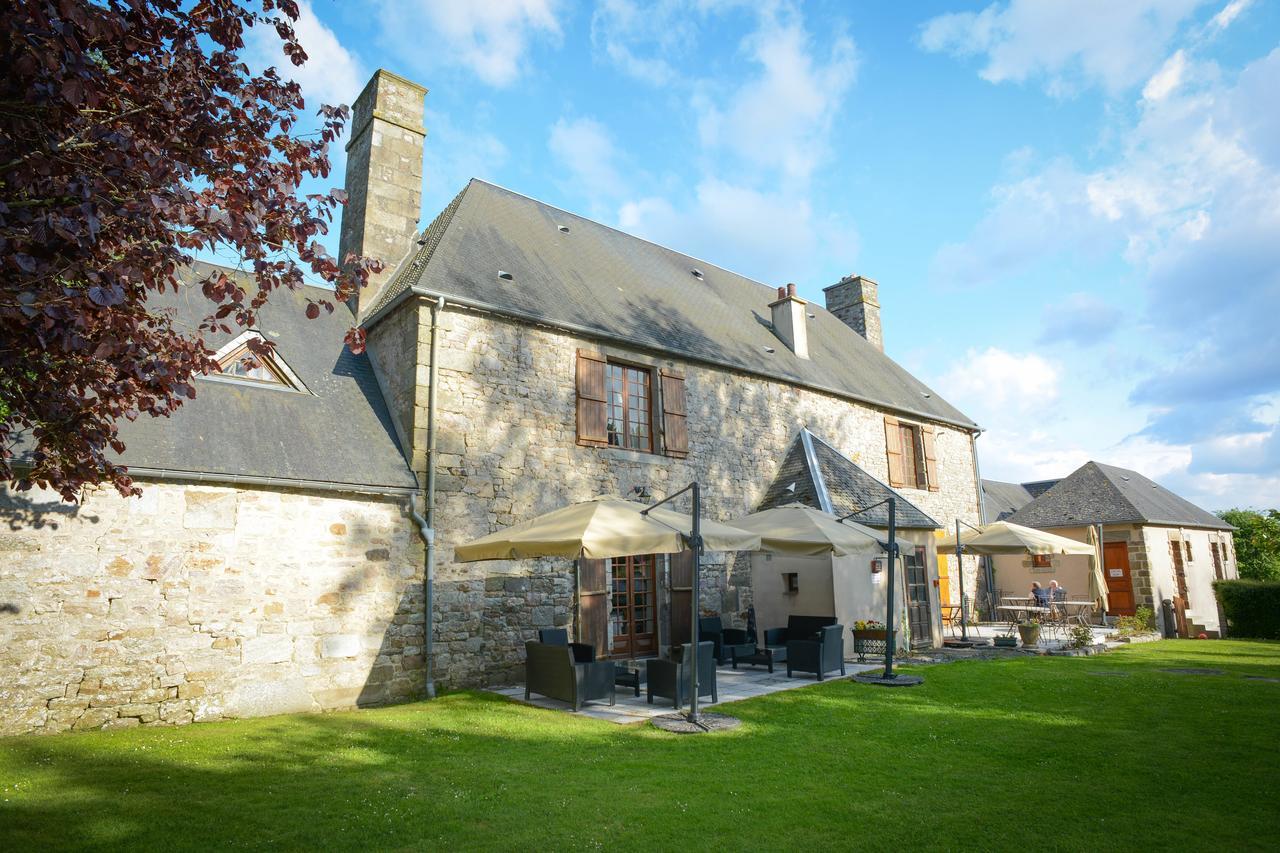 Logis Hotel Restaurant Manoir De L'Acherie Sainte-Cécile エクステリア 写真